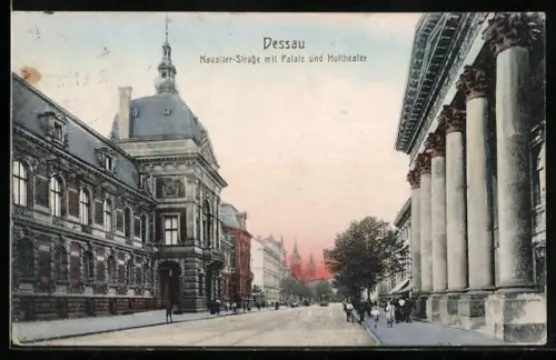AK Dessau, Kavalier-Strasse mit Palais und Hoftheater