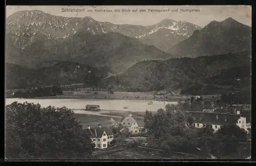 AK Schlehdorf am Kochelsee, Ortspartie mit Blick auf den Herzogstand und Heimgarten