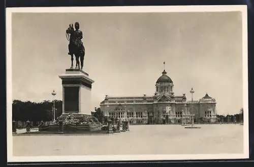 AK Bangkok, Reiterstandbild vor der Thronhalle