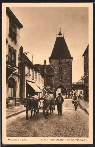 AK Mutzig i. Els., Hauptstrasse mit Mutzigtor