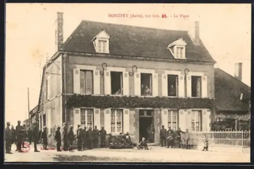 AK Montfey /Aube, La Place avec habitants devant un bâtiment distinctif