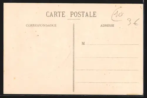 AK Montfey /Aube, La Place avec habitants devant un bâtiment distinctif