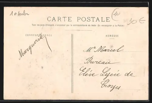 AK Nogent-sur-Seine, Cavalcade du 1er avril 1906, Un char fleuri