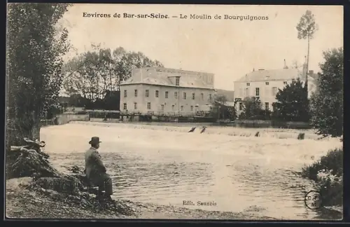AK Bar-sur-Seine, Le Moulin de Bourguignons et la rivière avec un homme assis contemplant le paysage