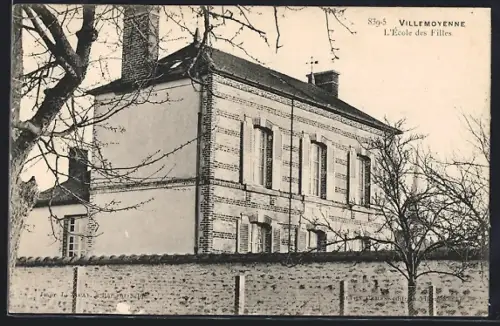 AK Villemoyenne, L`École des Filles