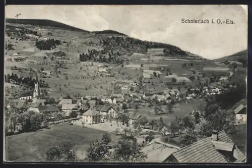 AK Schnierlach /O.-Els., Vue du village et des collines environnantes