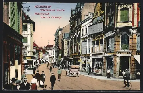 AK Mulhouse, Rue du Sauvage animée avec passants et voitures