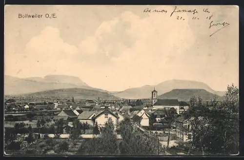 AK Bollweiler /O.E., Vue panoramique du village avec montagnes en arrière-plan