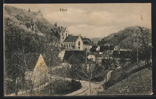AK Pfirt, Vue du village avec église et collines boisées en arrière-plan