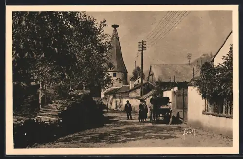 AK Ribeauvillé /Haut-Rhin, Tour des Cigognes et rue animée avec calèche
