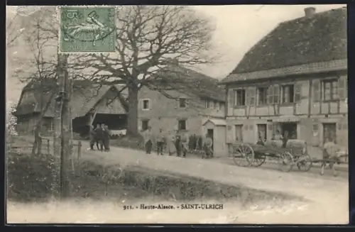 AK Saint-Ulrich /Haute-Alsace, Scène de rue avec charrette et habitants devant maisons traditionnelles