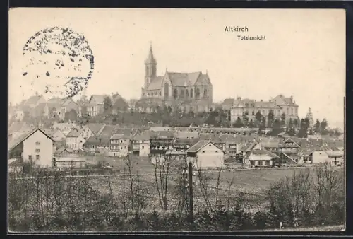 AK Altkirch, Totalansicht der Stadt mit Kirche im Hintergrund