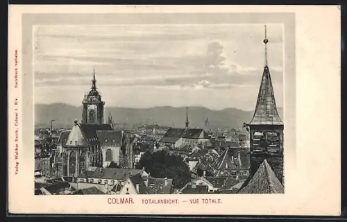 AK Colmar, Vue totale de la ville avec églises et toits en arrière-plan