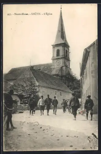 AK Krüth /Haute-Alsace, L`Église et villageois sur la rue principale