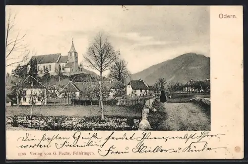 AK Odern, Vue du village avec église et montagnes en arrière-plan