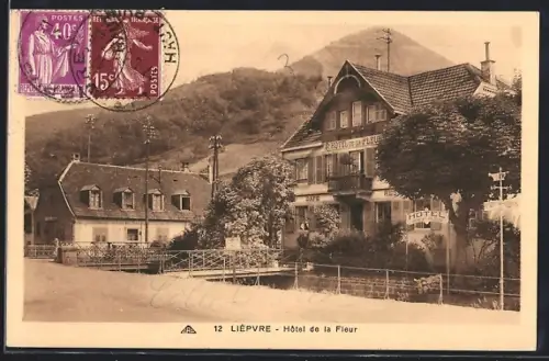 AK Lièpvre, Hôtel de la Fleur avec vue sur les montagnes