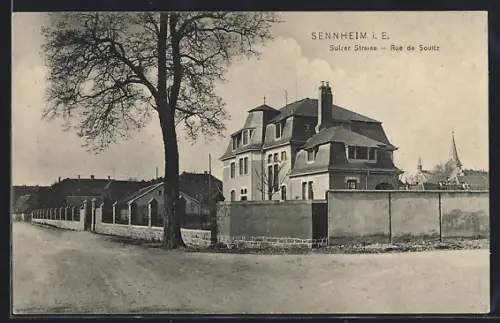 AK Sennheim i. E., Rue de Soultz avec grande maison et mur d`enceinte