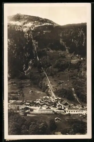 AK Lauterbrunnen, Ortsansicht mit Mürrenbahn
