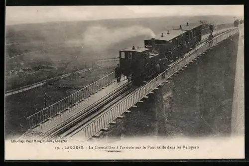 AK Langers, La Crémaillère à l`arrivee sur le Pont taillé dans les Remparts