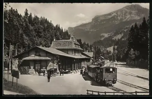 AK Brünig, Bergbahn und Station Brünig-Kulm mit Bahn-Restaurant