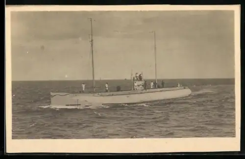 Foto-AK U-Boot auf hoher See