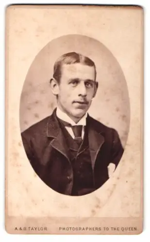 Fotografie A. & G. Taylor, Cardiff, Duke Street, Porträt eines Mannes