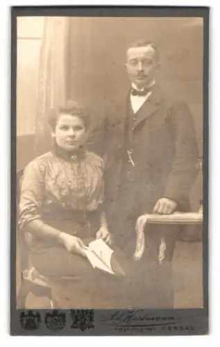 Fotografie Ad. Hartmann, Dessau, Franz-Str. 25, Paar im Atelier