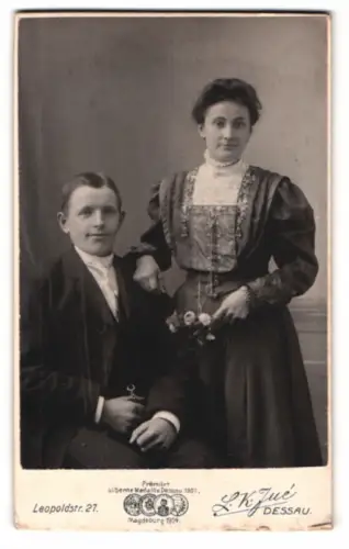 Fotografie L. K. Jue, Dessau, Leopoldstr. 27, Porträt eines Paares