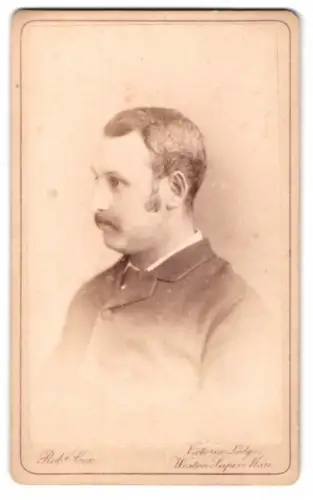 Fotografie Robt. Cox, Weston-Super-Mare, Seitenprofil eines Mannes