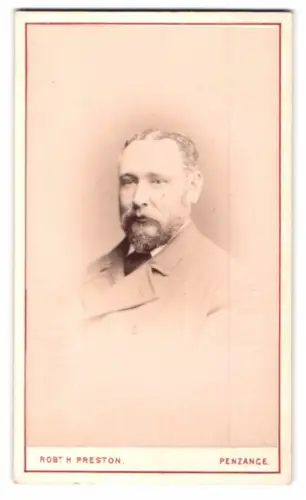 Fotografie Robt. H. Preston, Penzance, Porträt eines Herrn