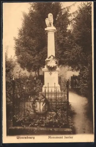 AK Wissembourg, Monument bavier dans un cadre arboré et entouré d`une grille