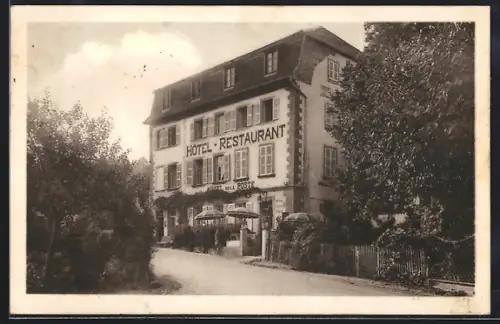 AK Hohwald /Bas-Rhin, Hôtel-Restaurant de la Poste entouré d`arbres