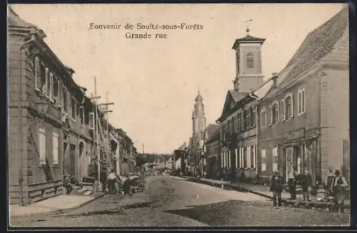 AK Soultz-sous-Forêts, Grande rue avec bâtiments et passants