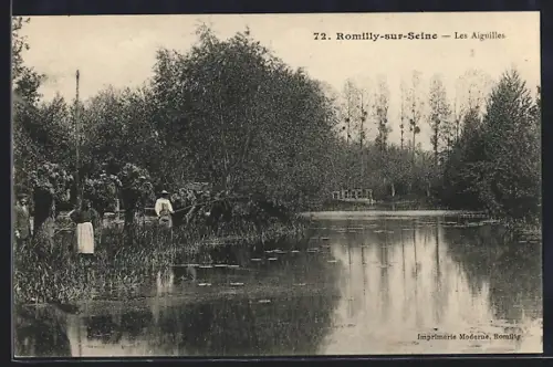 AK Romilly-sur-Seine, Les Aiguilles, vue sur la rivière et promeneurs au bord de l`eau