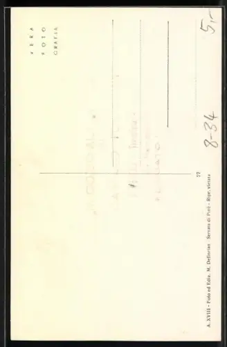 AK Junge Dame arbeitet am Spinnrad