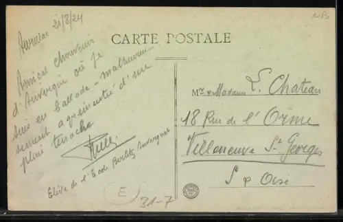 AK Cantal, Mann sitzt mit einem Dudelsack auf einem Tisch