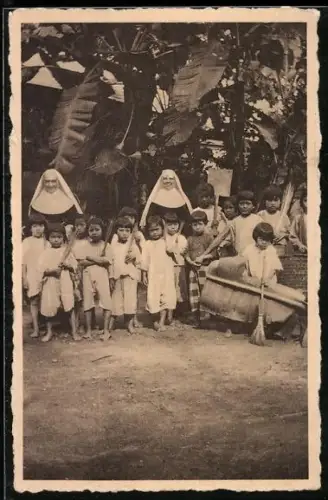 AK Bangkok, Ecole du Rosaire, Missionare