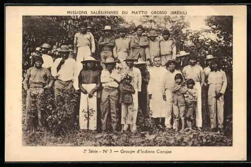AK Brésil, Missions Salésiennes du Matto grosso, Groupe d`Indiens Carajas, Missionare