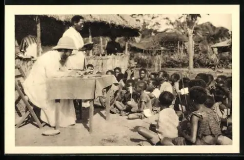 AK Congo Belge, Mission des RR. PP. Jesuites, Examen de Catechisme, Missionar unterrichtet Kinder
