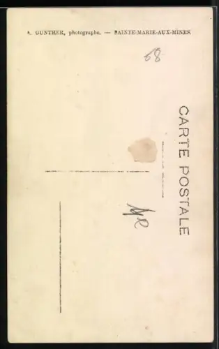 AK Zwei junge Frauen mit Pelzen