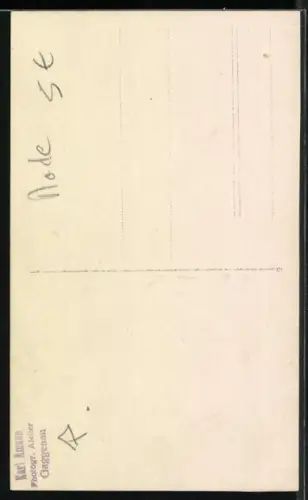 Foto-AK Junge Frau mit Fuchspelz