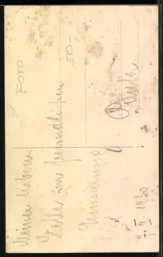 AK Junge Dame im Pelzmantel