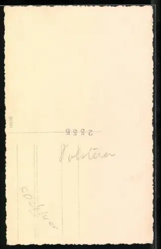 Foto-AK Elegante Dame im Pelz