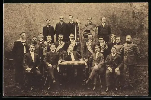 AK Studenten am Tisch mit Fahne, studentische Szene