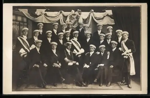 AK Studenten in vollem Wichs, studentische Szene