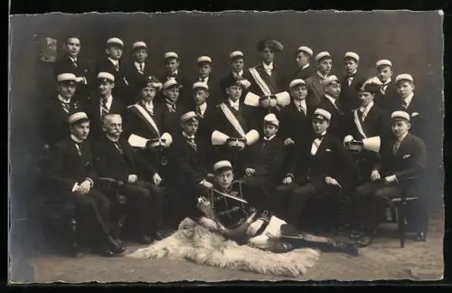 AK Studenten in vollem Wichs, studentische Szene