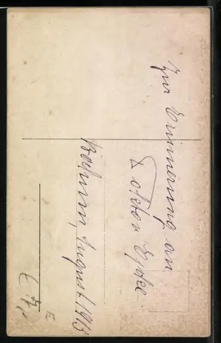 Foto-AK Student mit Degen zwischen Fässern, studentische Szene