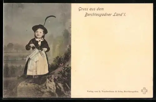 AK Berchtesgadener Land, Kleines Trachtenmädchen mit Krügen im Gebirge