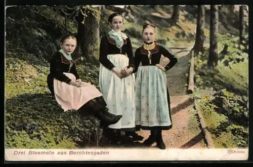 AK Berchtesgaden, Drei Bleameln in bayerischer Tracht