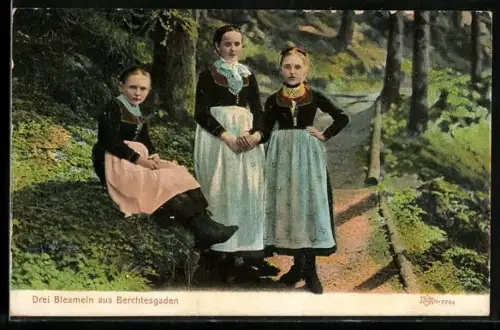 AK Berchtesgaden, Drei Bleameln in bayerischer Tracht